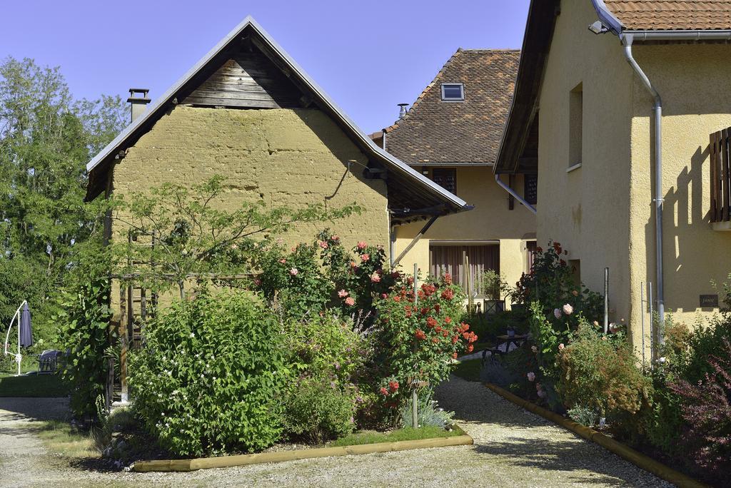 La Parenthese Acomodação com café da manhã Saint-Genix-sur-Guiers Exterior foto