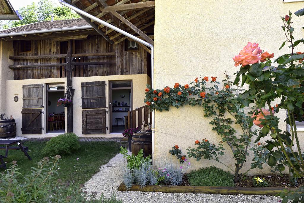 La Parenthese Acomodação com café da manhã Saint-Genix-sur-Guiers Exterior foto