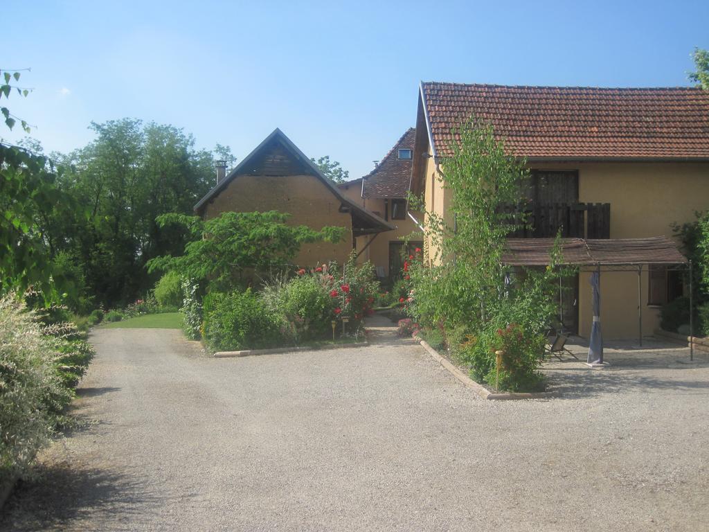 La Parenthese Acomodação com café da manhã Saint-Genix-sur-Guiers Exterior foto