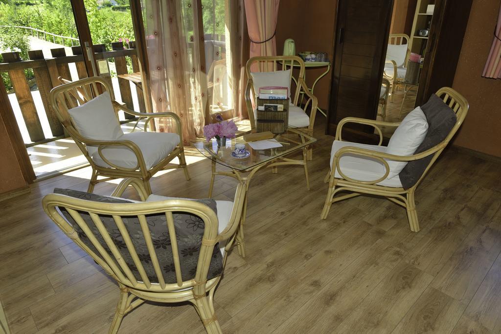 La Parenthese Acomodação com café da manhã Saint-Genix-sur-Guiers Exterior foto