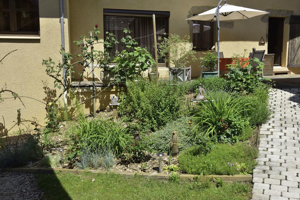 La Parenthese Acomodação com café da manhã Saint-Genix-sur-Guiers Exterior foto