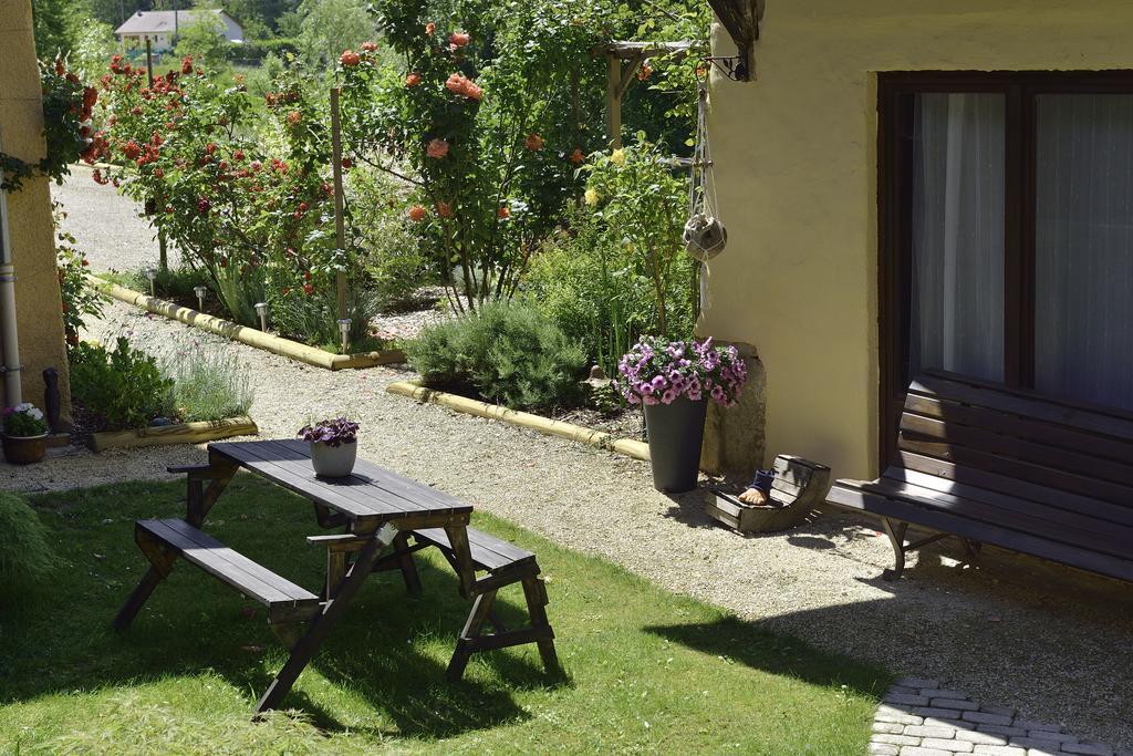 La Parenthese Acomodação com café da manhã Saint-Genix-sur-Guiers Exterior foto